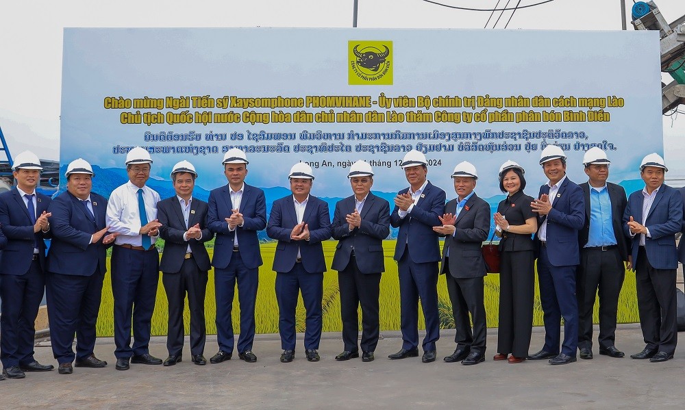 Chủ tịch Quốc hội Lào thăm Công ty Bình Điền: Hợp tác để phát triển nông nghiệp bền vững
