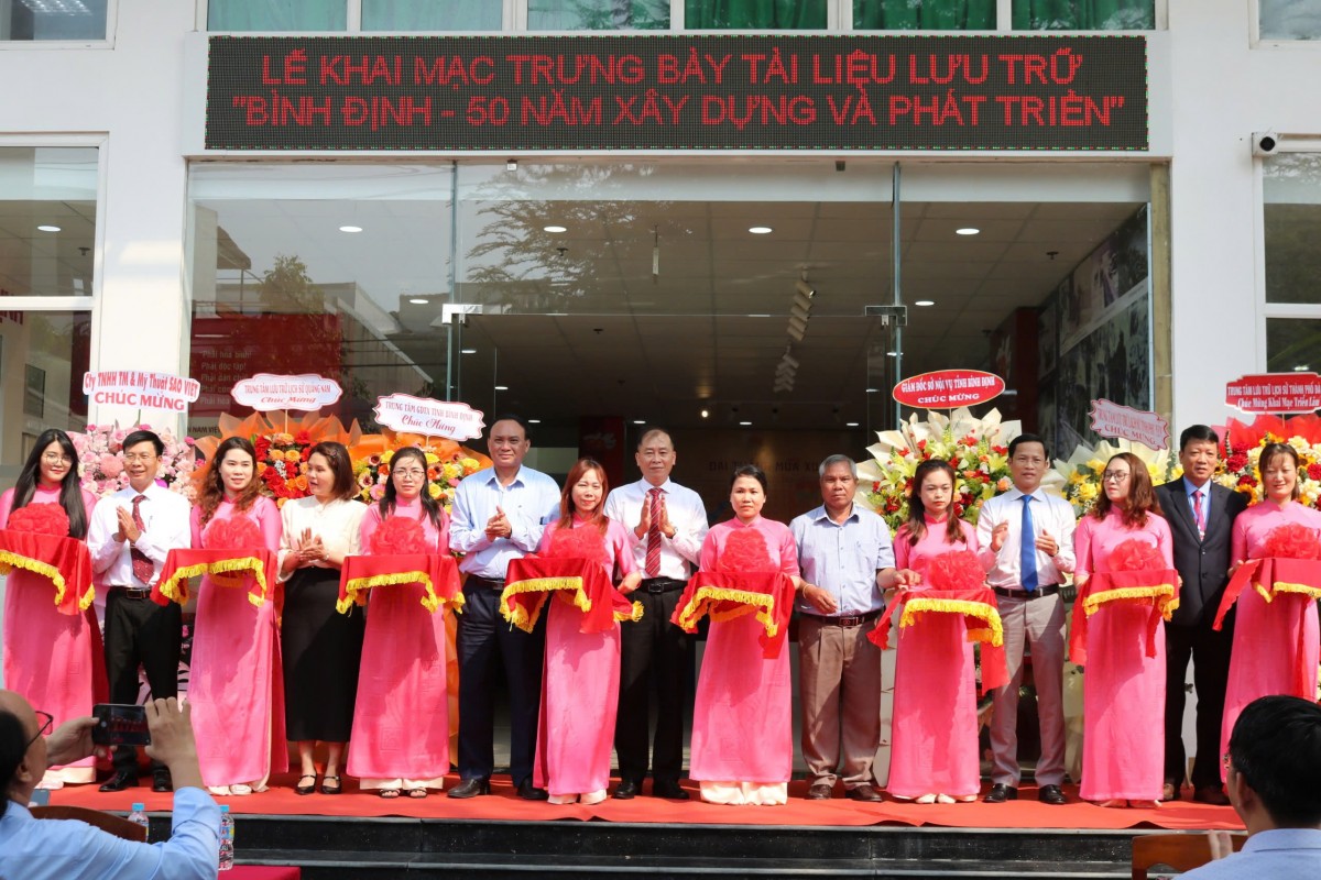 Hơn 1.000 tư liệu quý trưng bày nhân kỷ niệm giải phóng tỉnh Bình Định