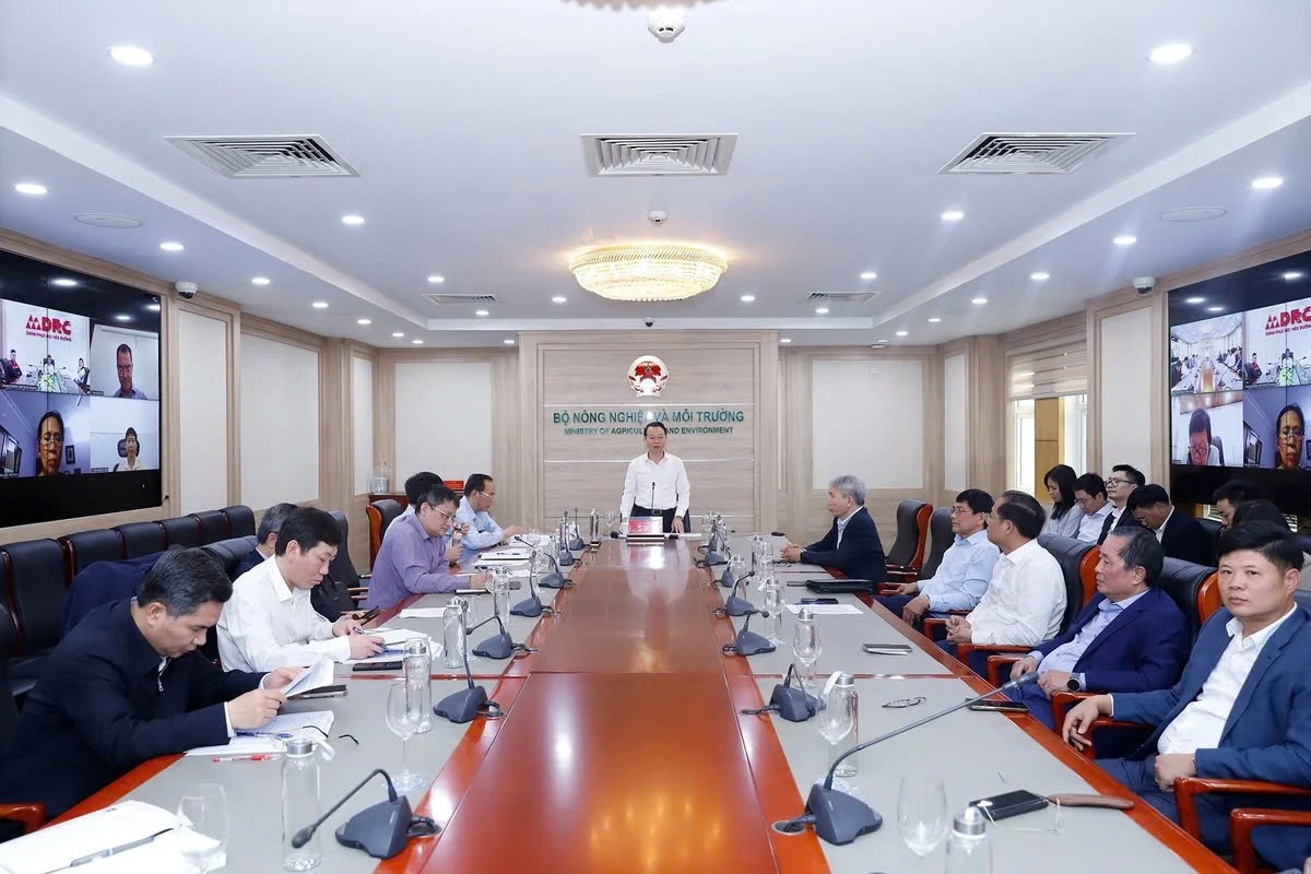 Toàn cảnh cuộc họp chiều 7/4 của Bộ Nông nghiệp và Môi trường với các hiệp hội, doanh nghiệp xuất khẩu hàng hóa sang Hoa Kỳ.