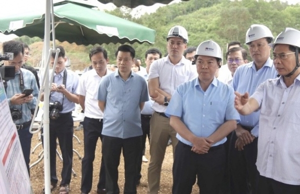 Khẩn trương giải quyết dứt điểm các tồn tại, đẩy nhanh tiến độ 4 dự án đường  cao tốc phía Bắc