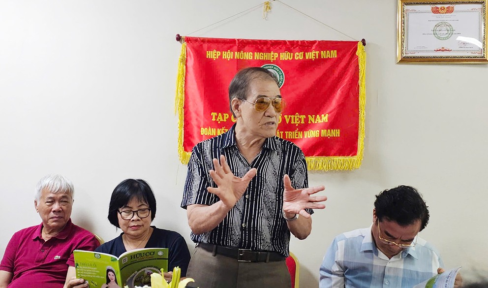 Tri ân và cống hiến