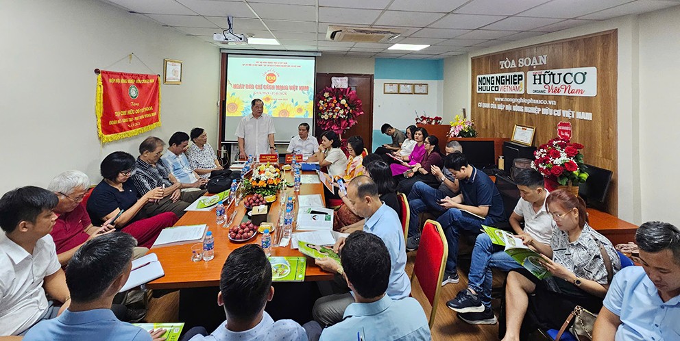 Tri ân và cống hiến