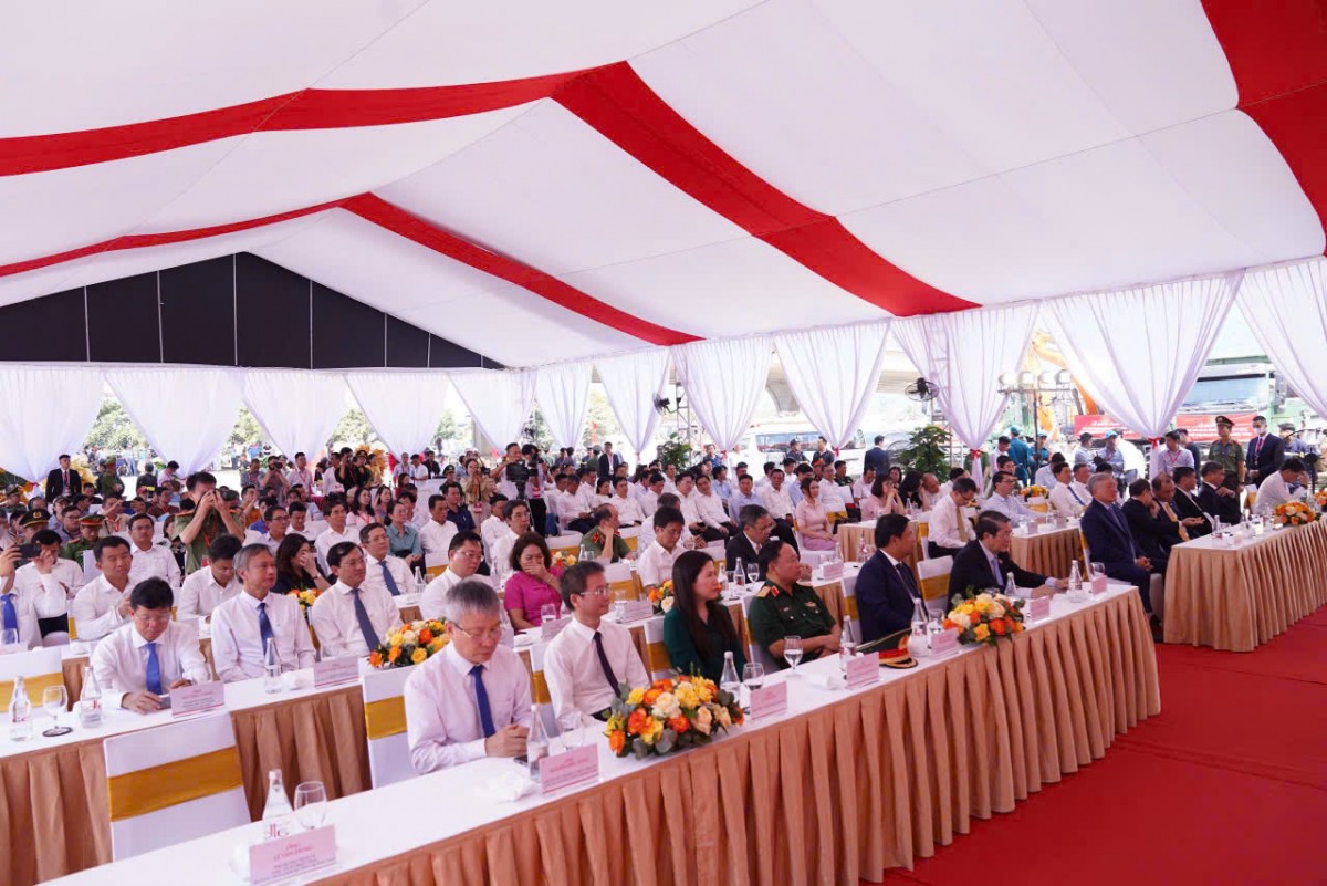 Khởi công “thiên đường nghỉ dưỡng” Làng Vân dưới chân đèo Hải Vân