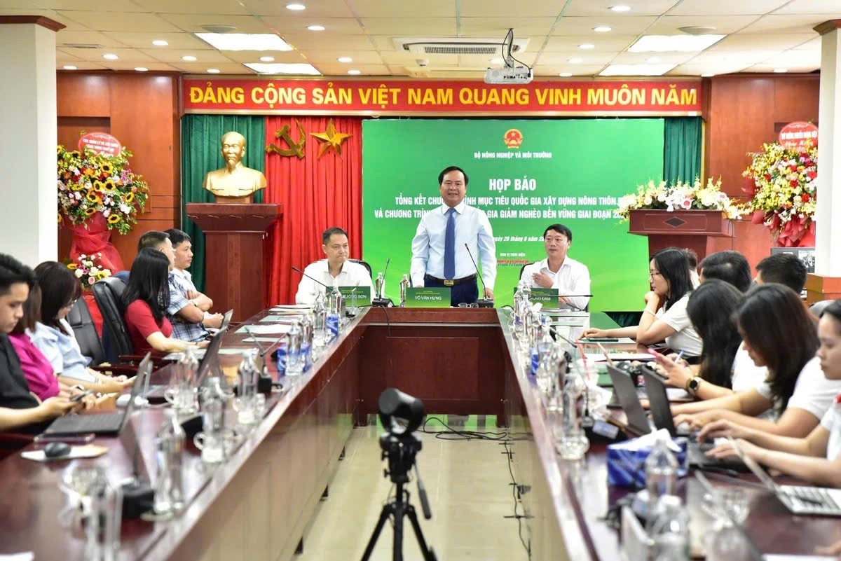 Lấy người dân làm trung tâm, cộng đồng làm nền tảng, hướng đến một Việt Nam thịnh vượng