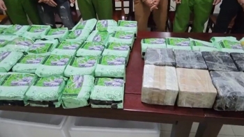 Phá đường dây ma túy xuyên quốc gia, thu giữ 60 bánh hêrôin và 37kg ma túy đá