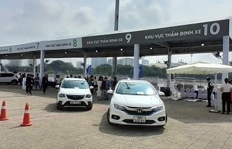 Chuyển đổi xe xăng sang xe điện ở đô thị: Lợi ích lớn, khó khăn thách thức còn nhiều