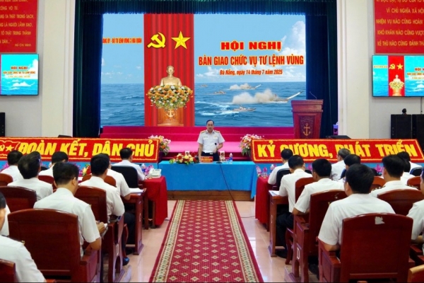 Đà Nẵng: Hội nghị bàn giao chức vụ Tư lệnh Vùng 3 Hải quân