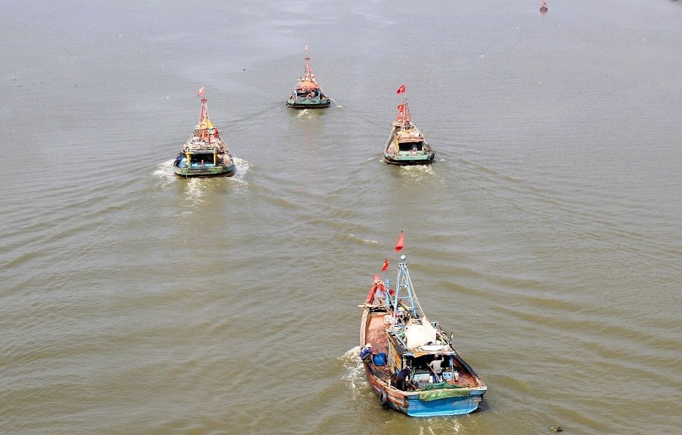 Nghệ An ban hành lệnh cấm biển, thực hiện phương án "4 tại chỗ, 3 sẵn sàng"