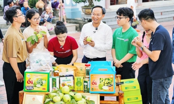 Lãnh đạo tỉnh Bắc Ninh tham gia livestream bán nông sản