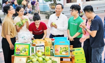 Lãnh đạo tỉnh Bắc Ninh tham gia livestream bán nông sản