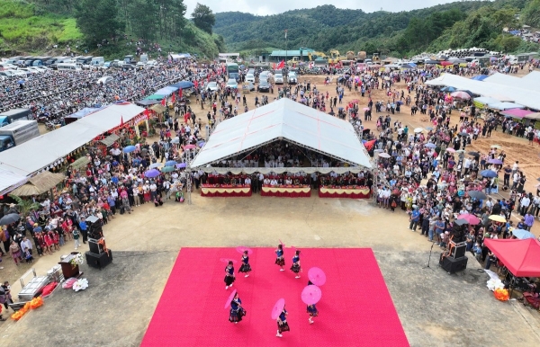 Đón Tết Độc lập ở xã biên giới Lóng Sập