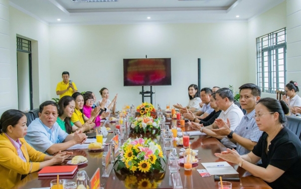 Doanh nghiệp Trung Quốc tìm cơ hội hợp tác nơi nữ Bí thư Livestream bán “cây tỷ đô”