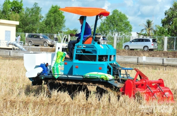 Cải tạo đất phèn, xử lý rơm rạ hiệu quả bằng phân bón