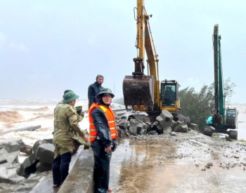 Ninh Bình công bố tình huống khẩn cấp về sự cố sạt lở mái kè biển Hải Thịnh 3