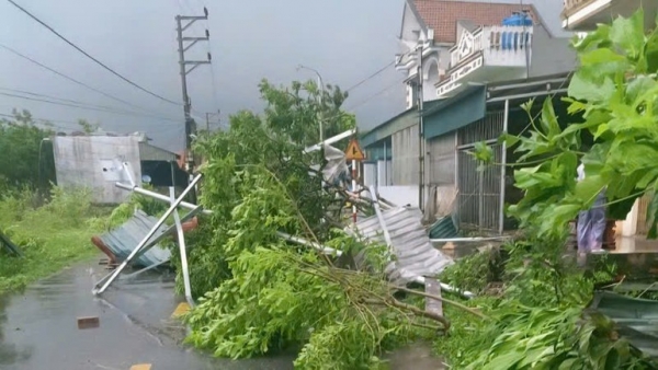 Quảng Ninh: 9 người bị thương do dông lốc