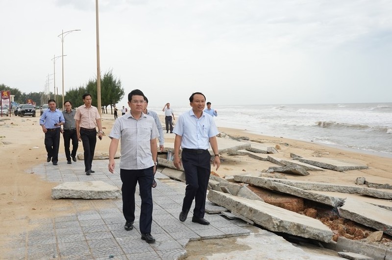 Tp. Huế: Khẩn trương gia cố, xử lý sạt lở khu vực bờ biển Thuận An