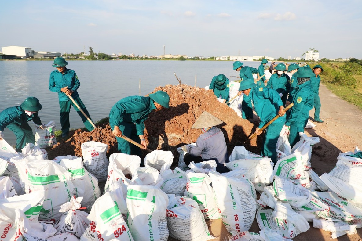 Bắc Ninh khẩn trương khắc phục sạt lở bờ đê sông Ngũ Huyện Khê