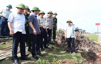 Ninh Bình: Phó Chủ tịch UBND tỉnh Trần Anh Dũng kiểm tra công tác phòng chống bão số 11