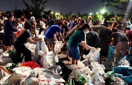 Củng cố cơ sở hạ tầng, khôi phục sản xuất ngay sau lũ