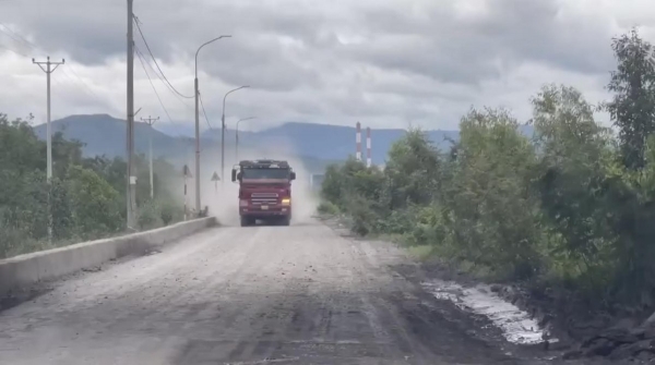 Quảng Ninh: Phường Uông Bí yêu cầu nhà thầu có phương án vận chuyển vật liệu thi công đường 10 làn