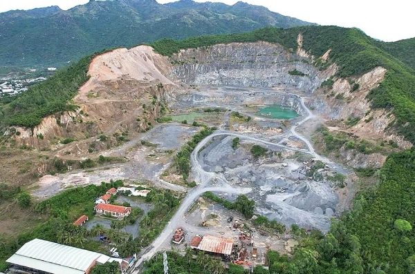 Lâm Đồng: Kiểm tra, xử lý nguy cơ mất an toàn bãi thải, hồ chứa nước trong khu vực mỏ khoáng sản ứng phó bão FENGSHEN