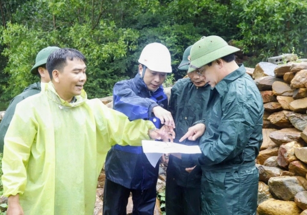 Đoàn công tác Quân khu 5 kiểm tra công tác ứng phó Bão số 12