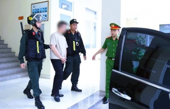 Bắt chồng Đoàn Di Băng để điều tra hành vi sản xuất, buôn bán hàng giả