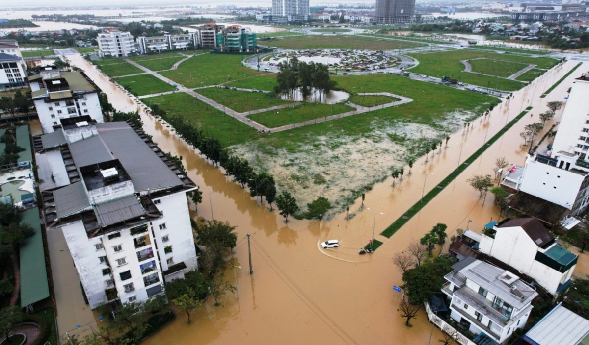 Tp. Huế ban hành công điện khẩn ứng phó với mưa lớn, ngập lụt và sạt lở đất