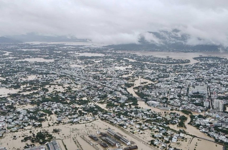 Khánh Hoà: Giúp người dân sớm ổn định cuộc sống sau mưa lũ