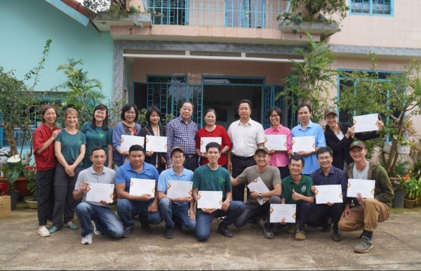 canh tac ca phe trong nong lam ket hop su tra i nghiem hoc di doi voi la m