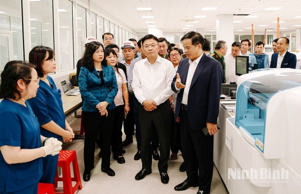 Phó Thủ tướng kiểm tra tiến độ hoàn thành các hạng mục tại 02 bệnh viện Bạch Mai và Việt Đức cơ sở 2