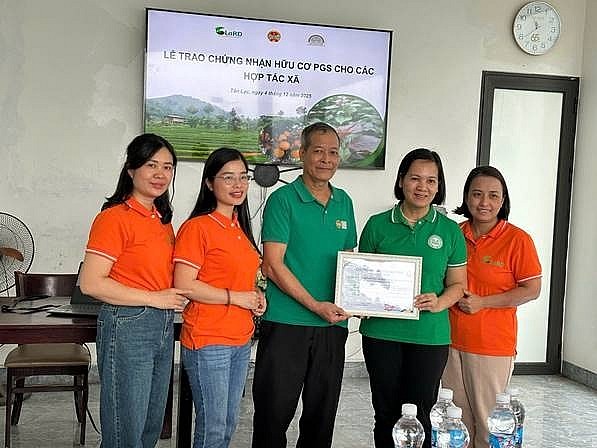 TRAO CHỨNG NHẬN HỮU CƠ PGS CHO CÁC HỢP TÁC XÃ Ở TỈNH PHÚ THỌ VÀ SƠN LA