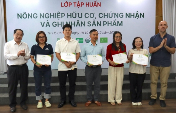 Chứng nhận đúng, ghi nhãn chuẩn: VOAA đồng hành cùng doanh nghiệp và HTX làm hữu cơ