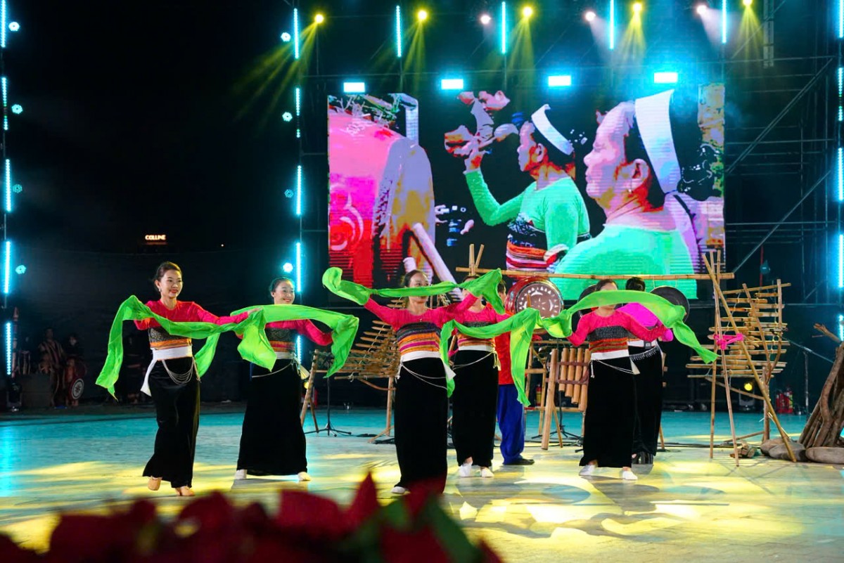 Rực rỡ sắc màu “Đêm hội Hòa âm cồng chiêng Đông Nam Á 2025”