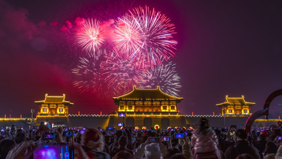 Dạo quanh một vòng thế giới trong không khí Tết Dương lịch