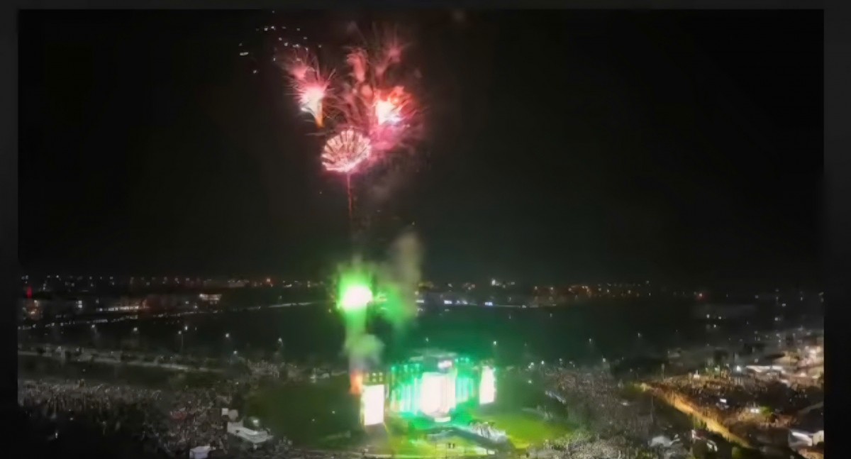 Không khí chào đón năm mới 2026 tại Huế hòa cùng không khí sôi động trên khắp cả nước, vỡ oà cùng pháo hoa nghệ thuật