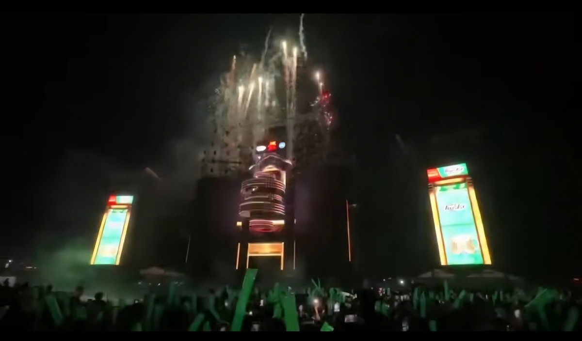 Không khí chào đón năm mới 2026 tại Huế hòa cùng không khí sôi động trên khắp cả nước, vỡ oà cùng pháo hoa nghệ thuật