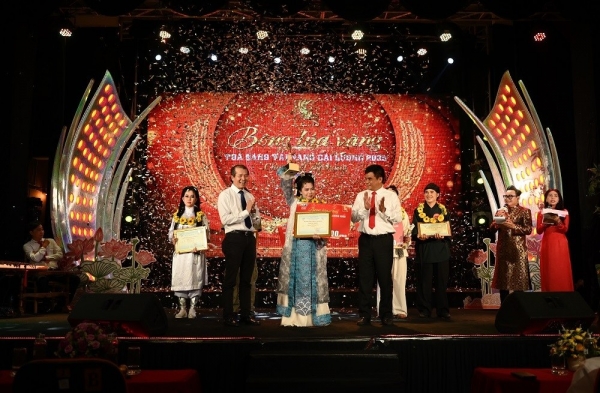 Bình Điền – 32 năm bền bỉ đồng hành cùng Toả sáng Tài năng Cải lương Việt