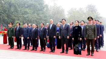 Đoàn đại biểu Đảng bộ tỉnh Phú Thọ dâng hương tưởng niệm các Vua Hùng trước thềm Đại hội XIV của Đảng