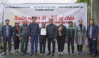 Tạp chí Hữu cơ Việt Nam tổ chức trao tặng quà tết cho gia đình hoàn cảnh khó khăn tại Nghệ  An