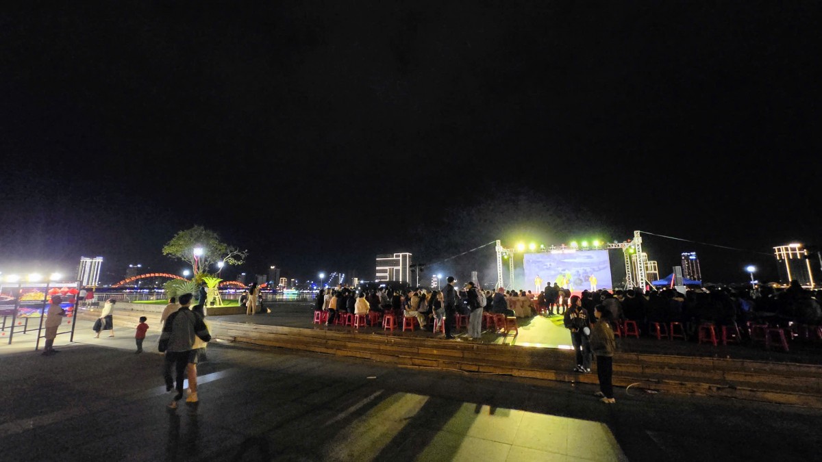 Triển lãm ảnh và chương trình nghệ thuật “Ánh sáng niềm tin” chào mừng thành công Đại hội Đảng XIV