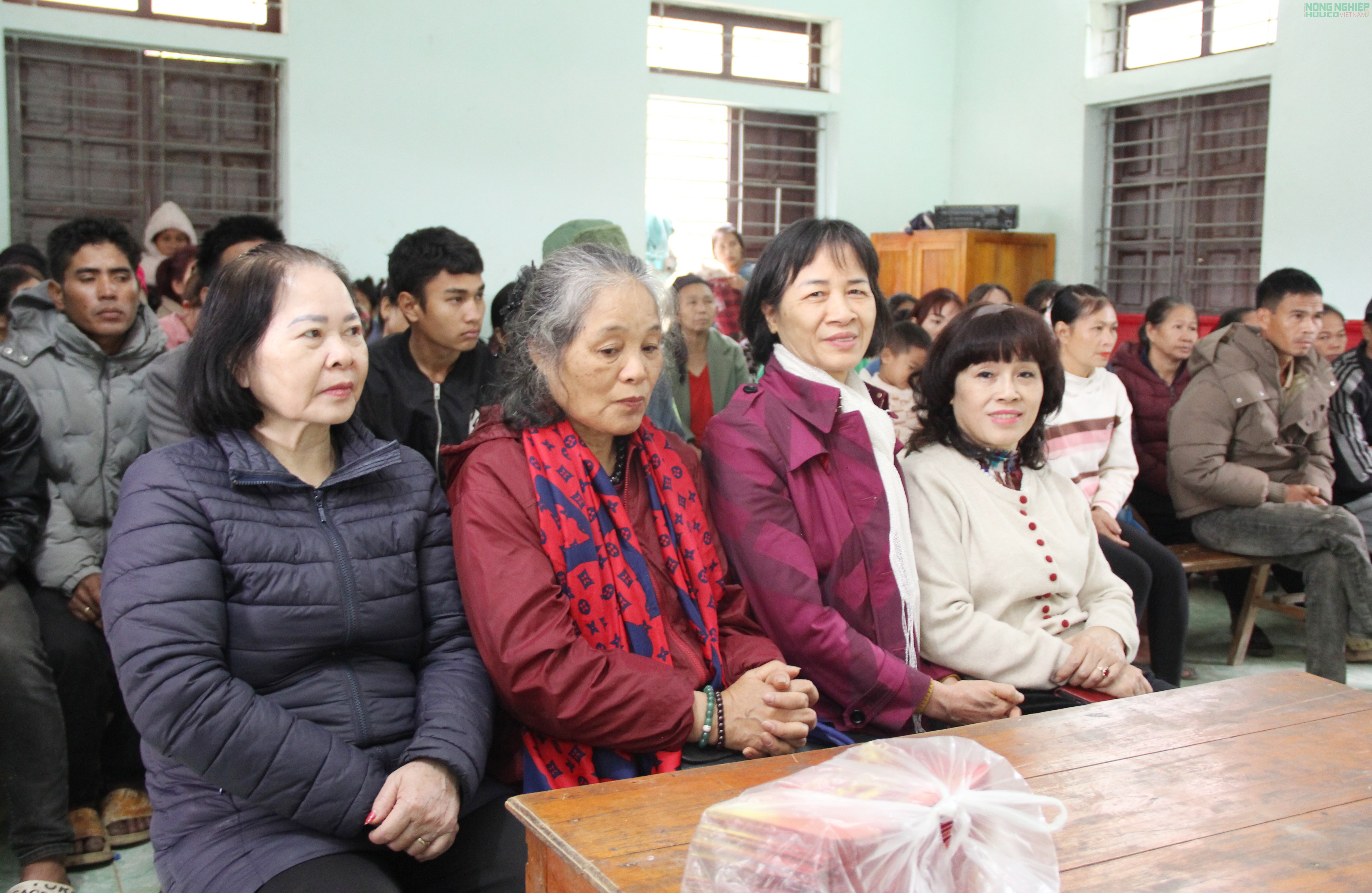 Hàng trăm suất quà Tết gửi gắm yêu thương đến với bà con Đan Lai, xứ Nghệ Hàng trăm suất quà Tết gửi gắm yêu thương đến với bà con Đan Lai, xứ Nghệ