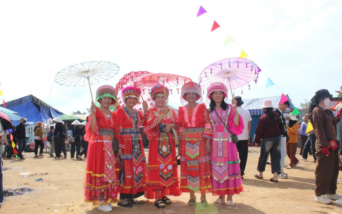 Tam Giang, nơi hoa cà phê gọi mùa xuân Việt Bắc về giữa đại ngàn