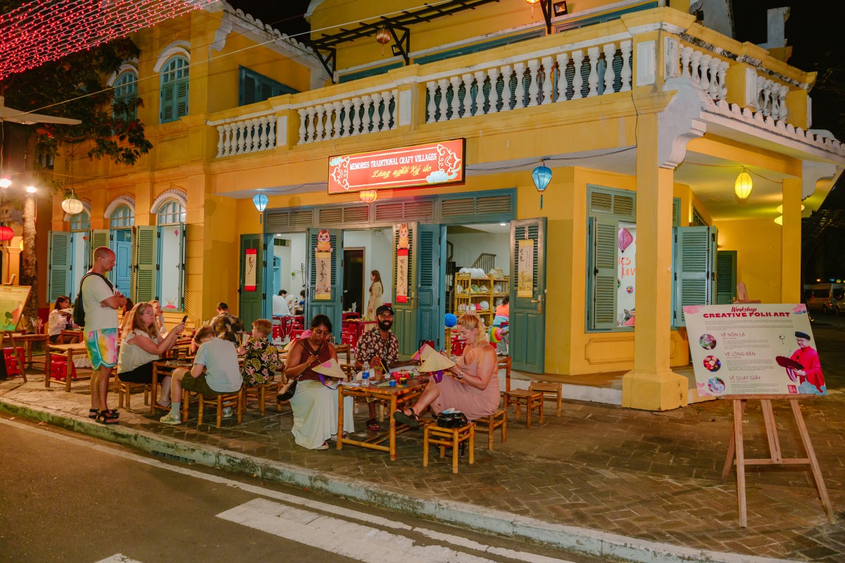 Bầu trời Hội An bừng sáng đêm khai mạc Lễ hội Ánh sáng & Di sản 2026