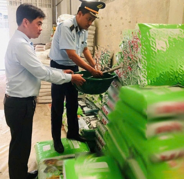 Đồng Tháp xử phạt hơn 180 triệu đồng 3 cơ sở kinh doanh phân bón giả, kém chất lượng