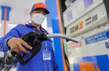 Giữ ổn định giá xăng dầu, tiếp tục chi mạnh Quỹ bình ổn