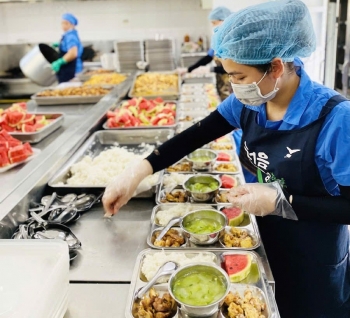 TP.HCM tăng cường kiểm tra an toàn thực phẩm tại các đơn vị cung cấp suất ăn trường học