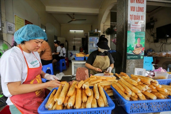 Bánh mì cay và pate Cột đèn: Bản lĩnh di sản trước "cơn bão" thực phẩm công nghiệp