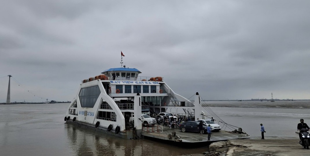 Tạm dừng tiếp nhận ô tô con qua phà Đồng Bài ra Cát Bà từ dịp nghỉ lễ