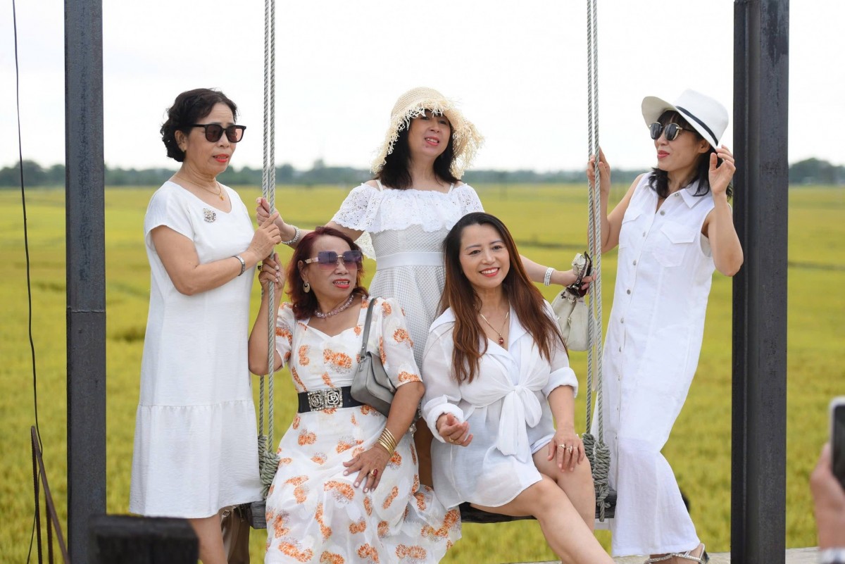 Phiên chợ quê “Mì xưa mì sớm” tái hiện sinh động đời sống làng quê Việt Nam.